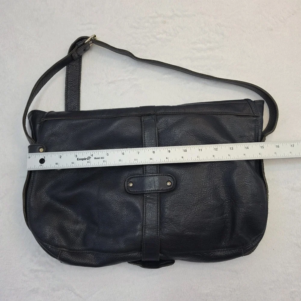 Saks Fifth Avenue Black Leather Shoulder Bag Adjustable Strap Flap Purse